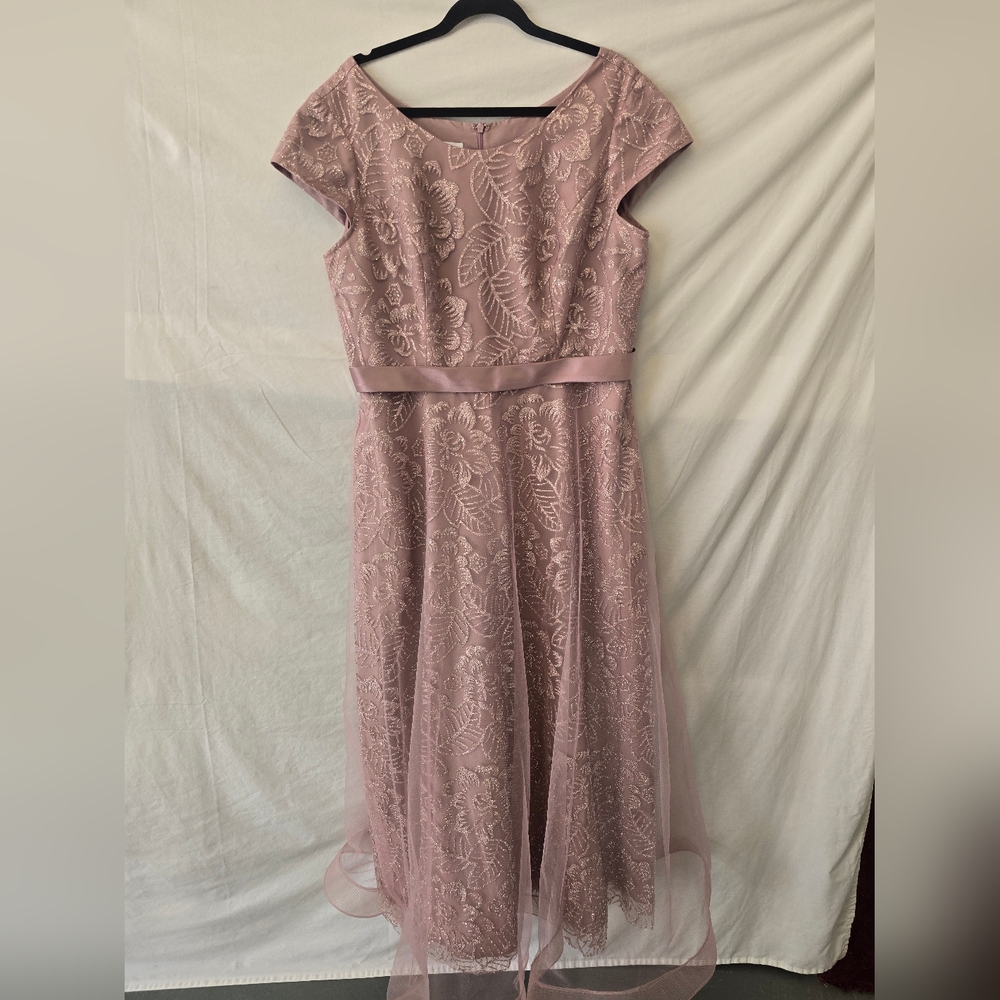 Elegant Pink Lace Dress Davuds Bridal size 18
